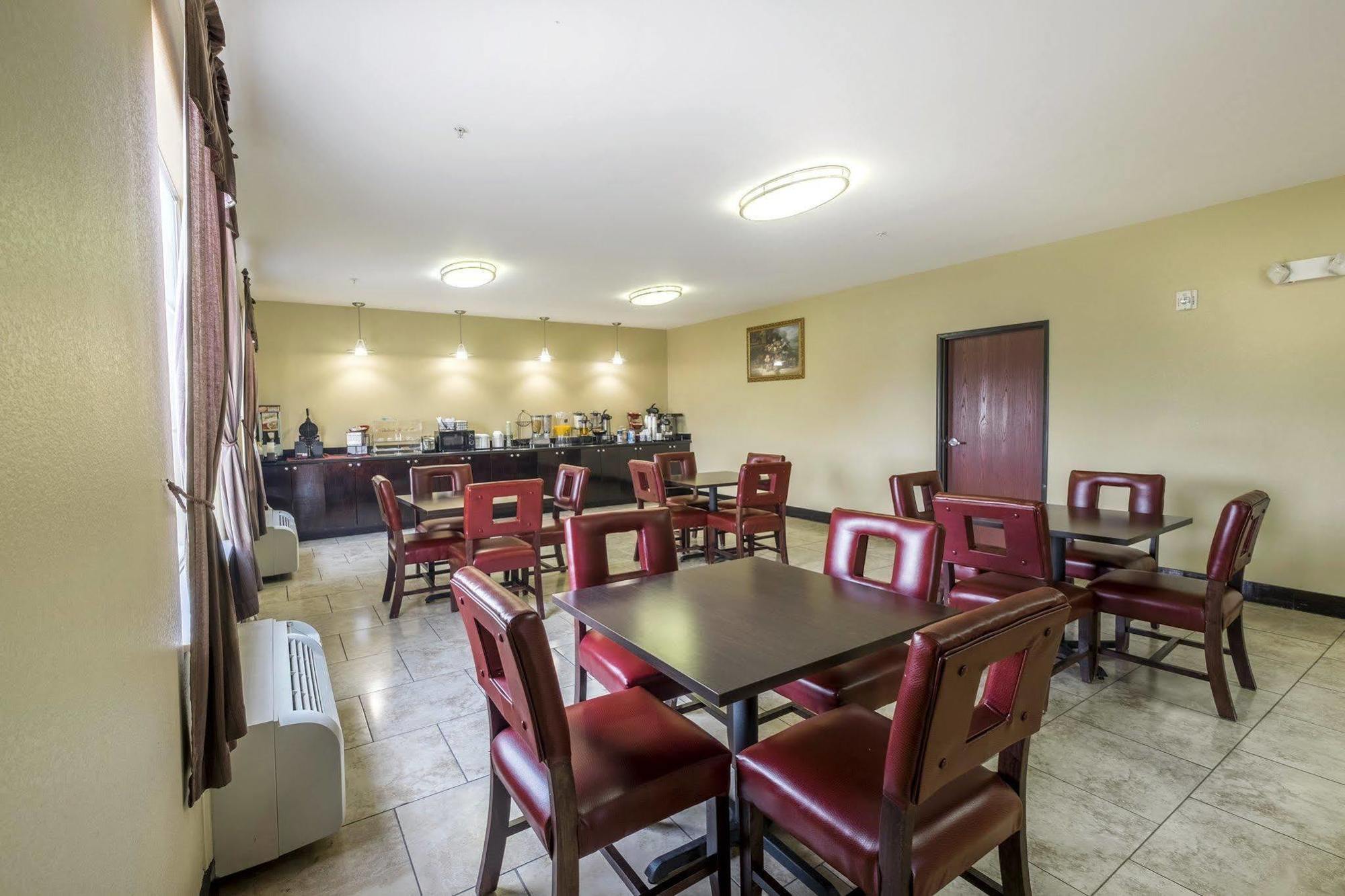 Red Roof Inn & Suites Lake Charles Exterior photo