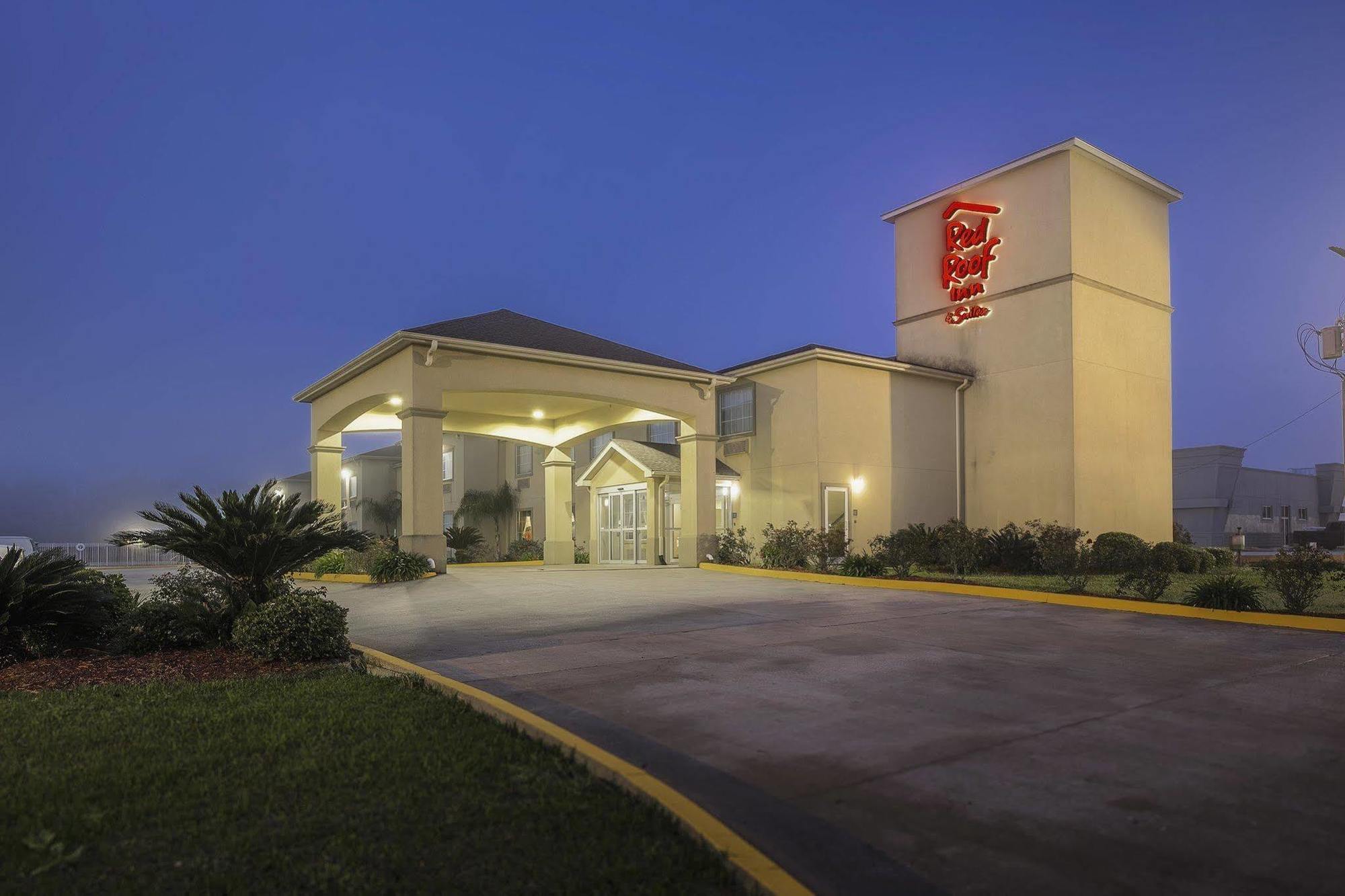 Red Roof Inn & Suites Lake Charles Exterior photo